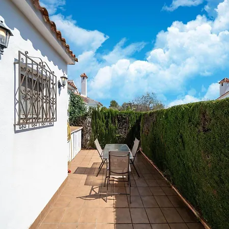 Cozy Retreat With Garden Denia