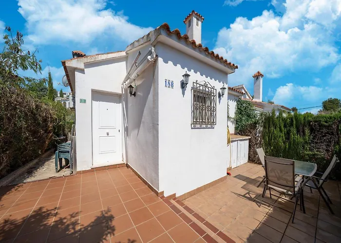 Cozy Retreat With Garden Dom wakacyjny Denia