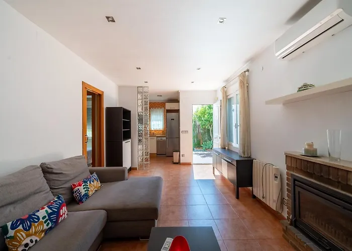 Cozy Retreat With Garden * Denia