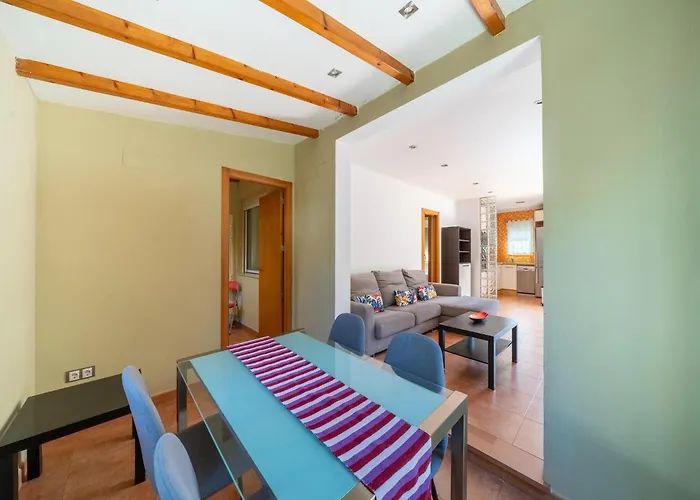 Cozy Retreat With Garden Denia