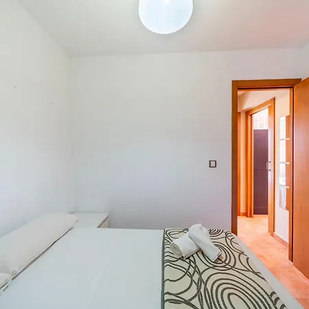 Spacious With Private Garden Denia