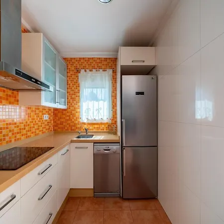 Spacious With Private Garden Denia