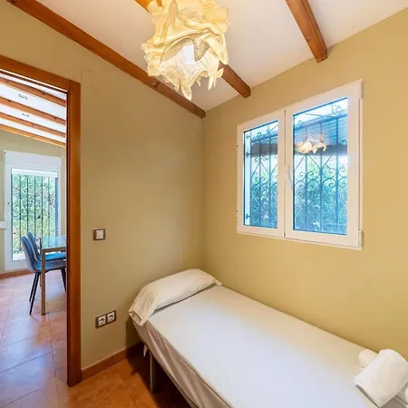 Spacious With Private Garden Holiday home *