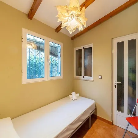 Holiday home Spacious With Private Garden Denia