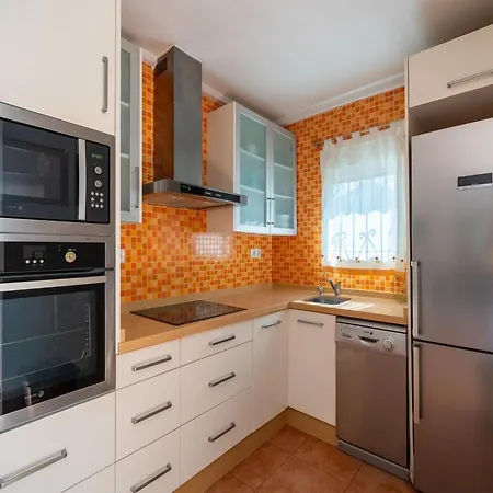 Spacious With Private Garden Holiday home