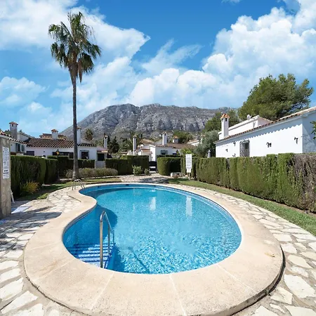 Spacious With Private Garden Denia